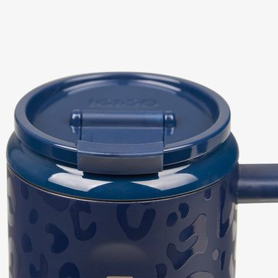 Lid Closed View | Dallas Cowboys 32 Oz Leopard Flip ‘n’ Sip Travel Mug::::Leakproof Flip ‘n’ Sip lid