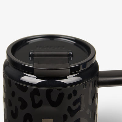 Lid Closed View | Las Vegas Raiders 32 Oz Leopard Flip ‘n’ Sip Travel Mug::::Leakproof Flip ‘n’ Sip lid